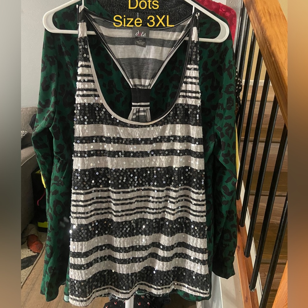 Black and white sequin striped top size 3X from Dots